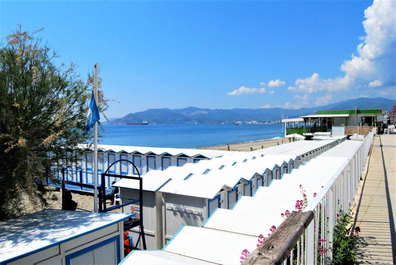 Modern & Bright Flat - 2 Min From The Sea Apartamento Savona Exterior foto